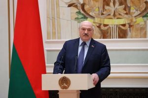 Лукашенко призвал сообща противостоять западным ограничениям