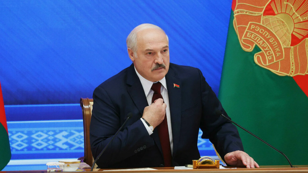 Лукашенко заявил о важности сохранения русского языка
