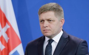 Словакия не будет оказывать Украине военную помощь - премьер Фицо