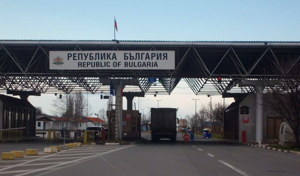 Болгария запретила въезд автомобилям с российскими номерами