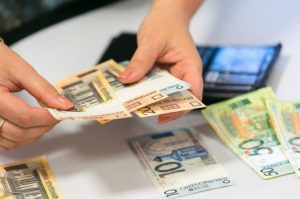 Белстат: реальные доходы населения продолжают расти