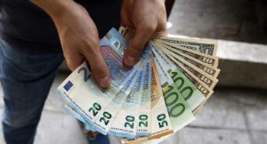 Белорусским автоперевозчикам разрешили наличные расчеты в валюте