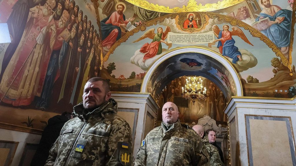 Церковный кризис на Украине: угроза раздела регионов и натянутые отношения с Румынией