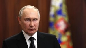 Путин призвал к коллективной реакции на попытки расшатать власть в странах СНГ