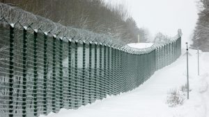 Польша собирается укрепить ограждение на границе с Беларусью