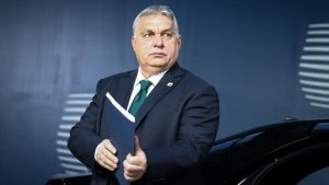 Орбан обвинил "управляемый Соросом" Европарламент в шантаже ЕК