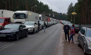 ГТК предупредил об очереди в сотни машин на въезд в Беларусь из Польши