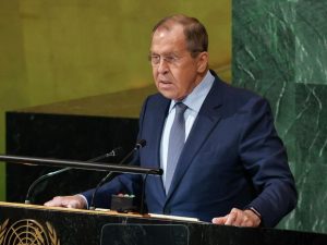 Лавров обвинил Запад в поддержке ударов Киева по гражданским объектам в РФ