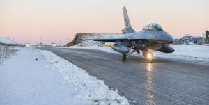 ВСУ боятся хранить ракеты и истребители F-16 на территории Украины