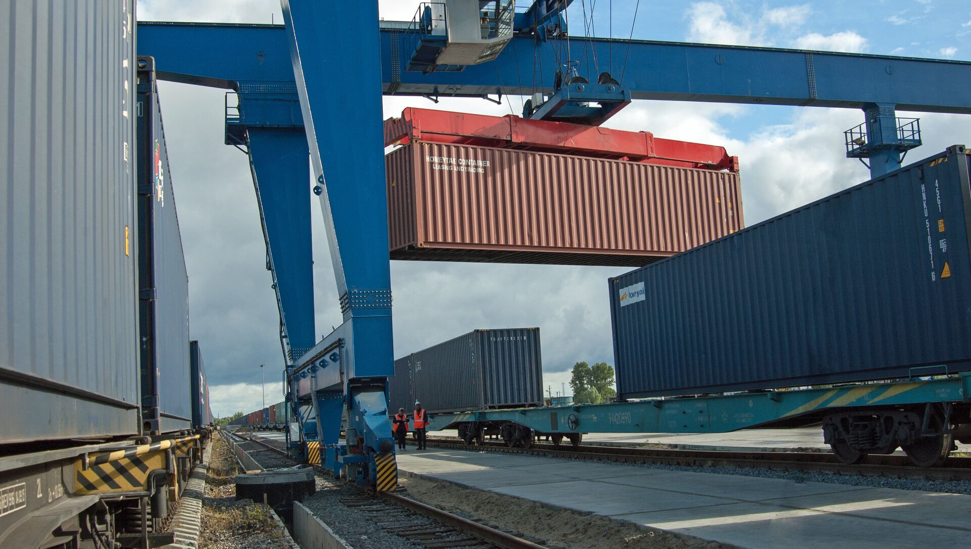 Евразийский контейнерный мост: новая глобальная экономика между востоком и западом