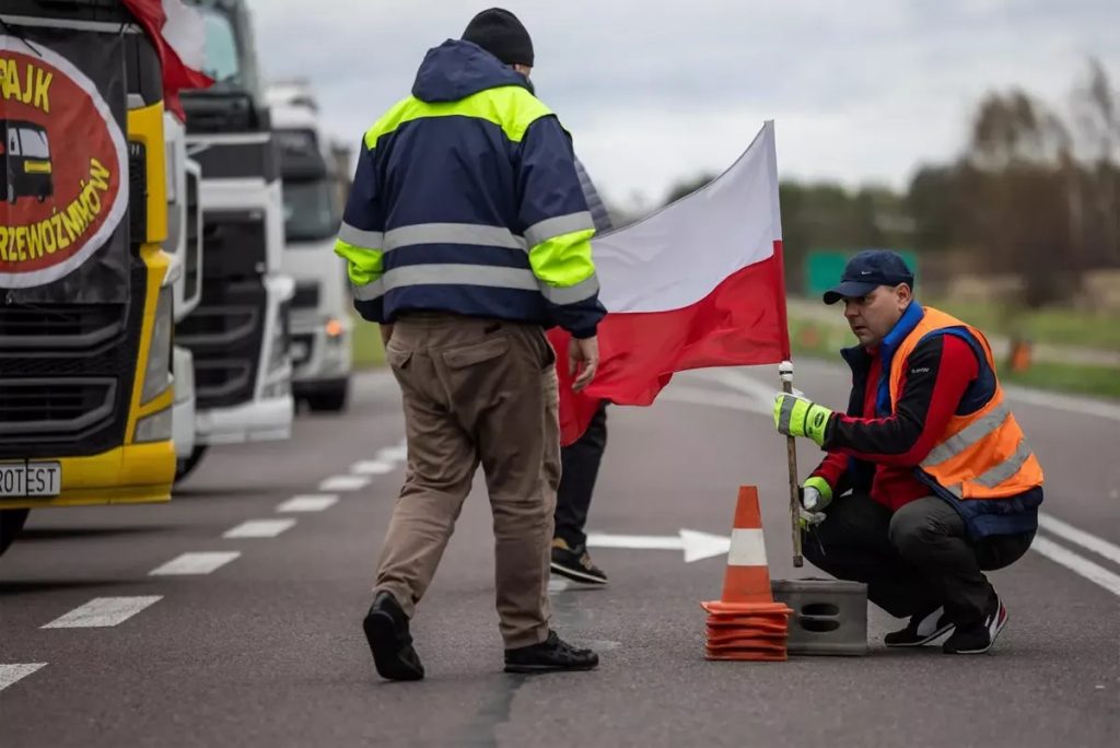 Эмбарго на горизонте: как польско-украинский торговый кризис проявил границы "добрососедства"