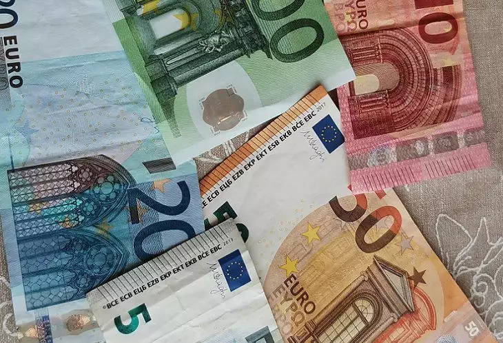 ЕС намерен задержзадержать 5 млрд евро с российских активов