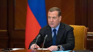 Медведев пожелал США погрузиться в гражданскую войну