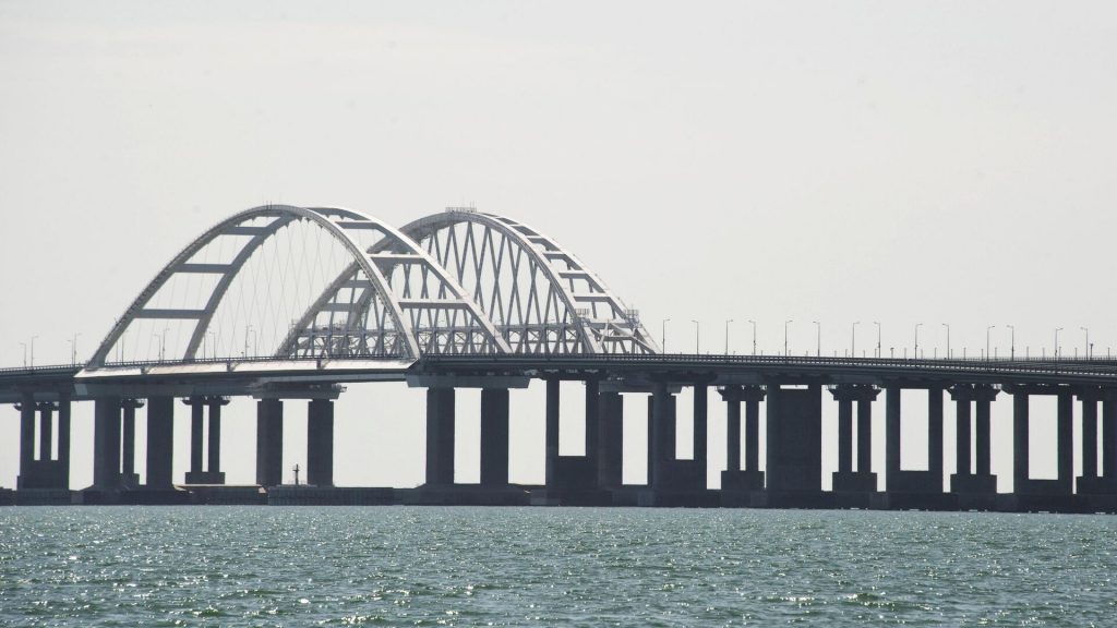 Посол Литвы намекает на возможный удар по Крымскому мосту