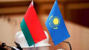 Сергеенко отметил общие позиции по мирному развитию РБ и Казахстана