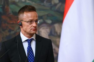 Сийярто заявил о провале стратегии Запада на поле боя на Украине