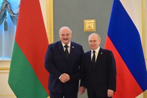 Путин поздравил Лукашенко с принятием Беларуси в ШОС