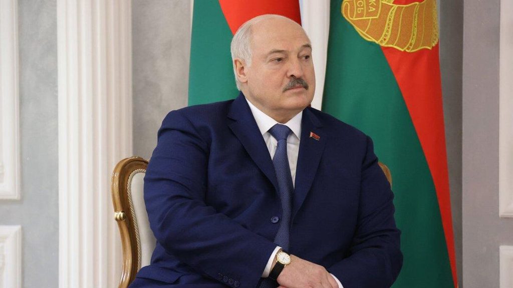 Лукашенко поздравил Латвию и пригласил её граждан в Беларусь