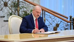 Лукашенко помиловал 32 белорусских политзаключенных