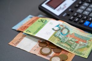 Эксперты назвали причины роста зарплат в Беларуси