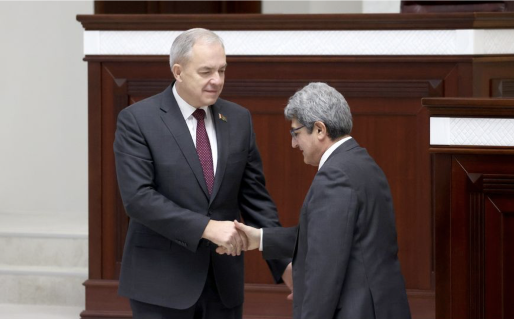 Белорусский парламент потребовал прекратить блокаду Кубы