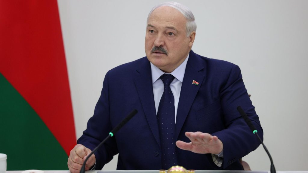 Лукашенко заявил о готовности помочь прекратить конфликт в Украине