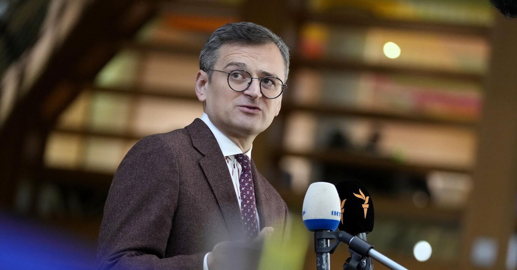 Украина не может больше полагаться на США - Кулеба
