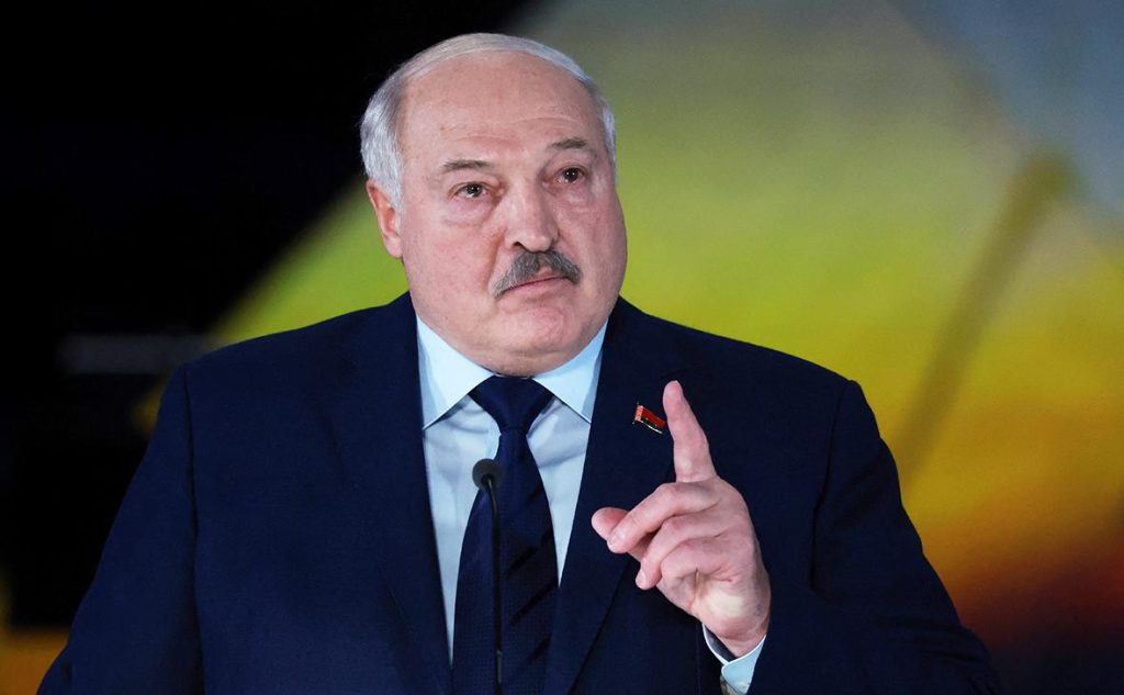 Лукашенко пригрозил мгновенным ответом на агрессию: «Ущерб будет невосполнимым»