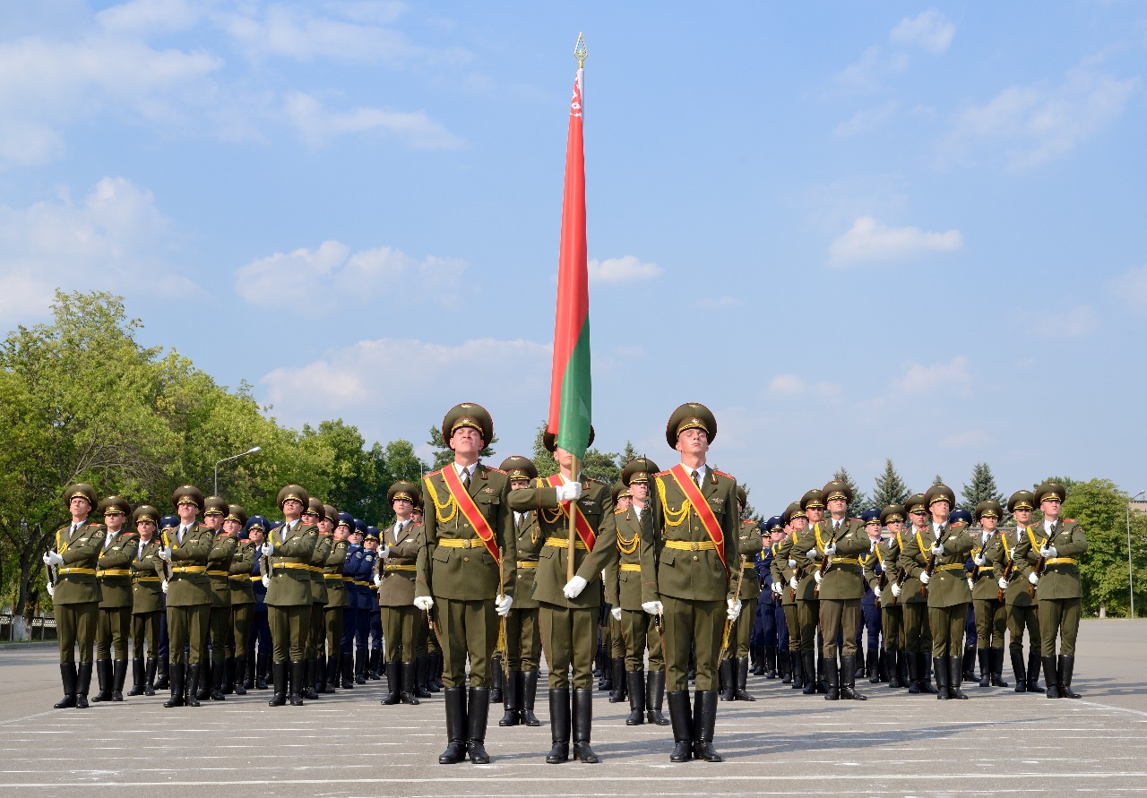 Министр обороны Вьетнама пригласил белорусских военных принять участие в параде