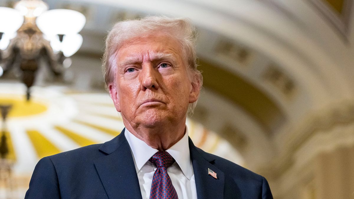 Трамп назвал Зеленского не самым легким в общении