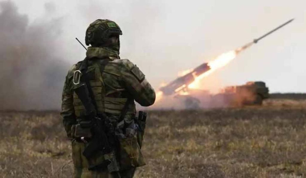 Россия нанесла массированный удар по военной инфраструктуре Украины в ответ на атаки по центру страны