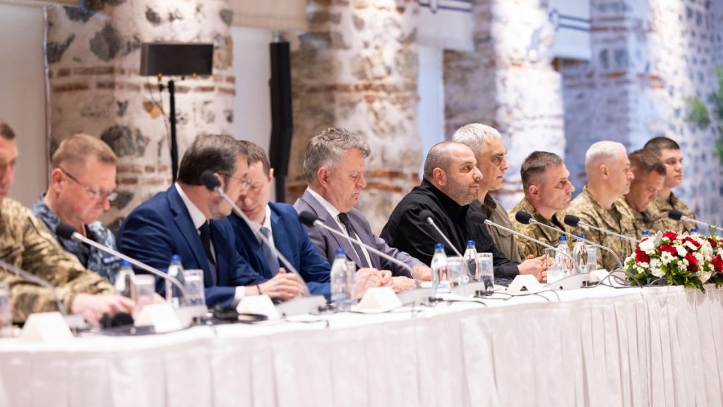 Второй раунд переговоров между Россией и Украиной в Стамбуле начался на фоне эскалации конфликта