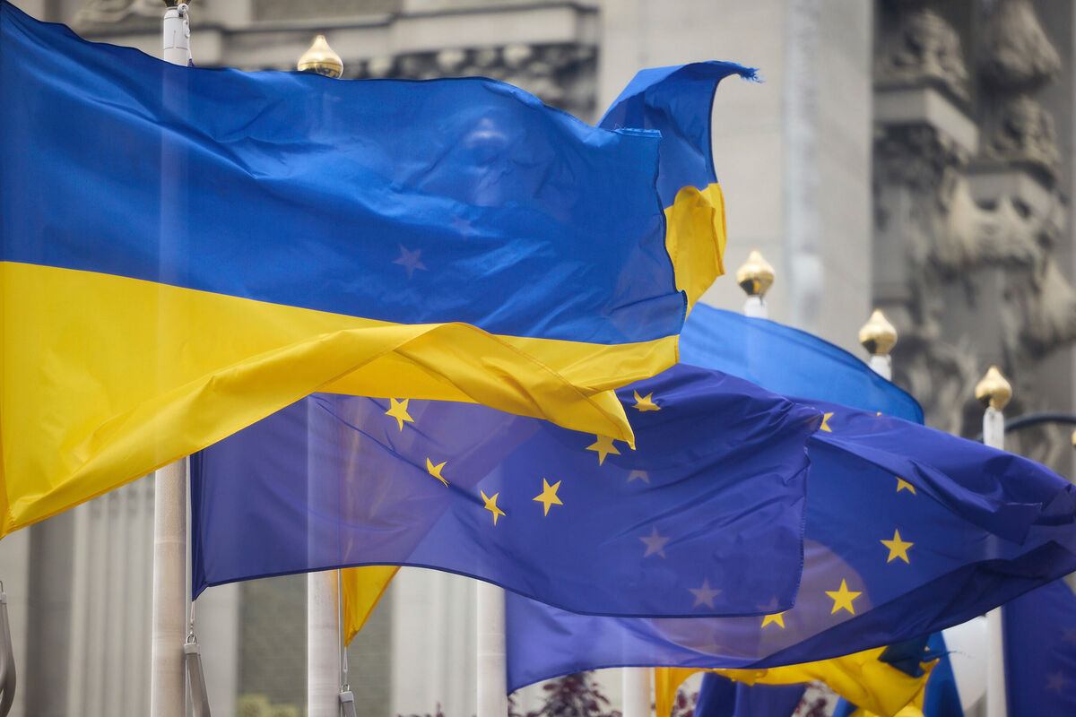Премьер-министр Венгрии заявил о решении ЕС продолжать конфликт на Украине