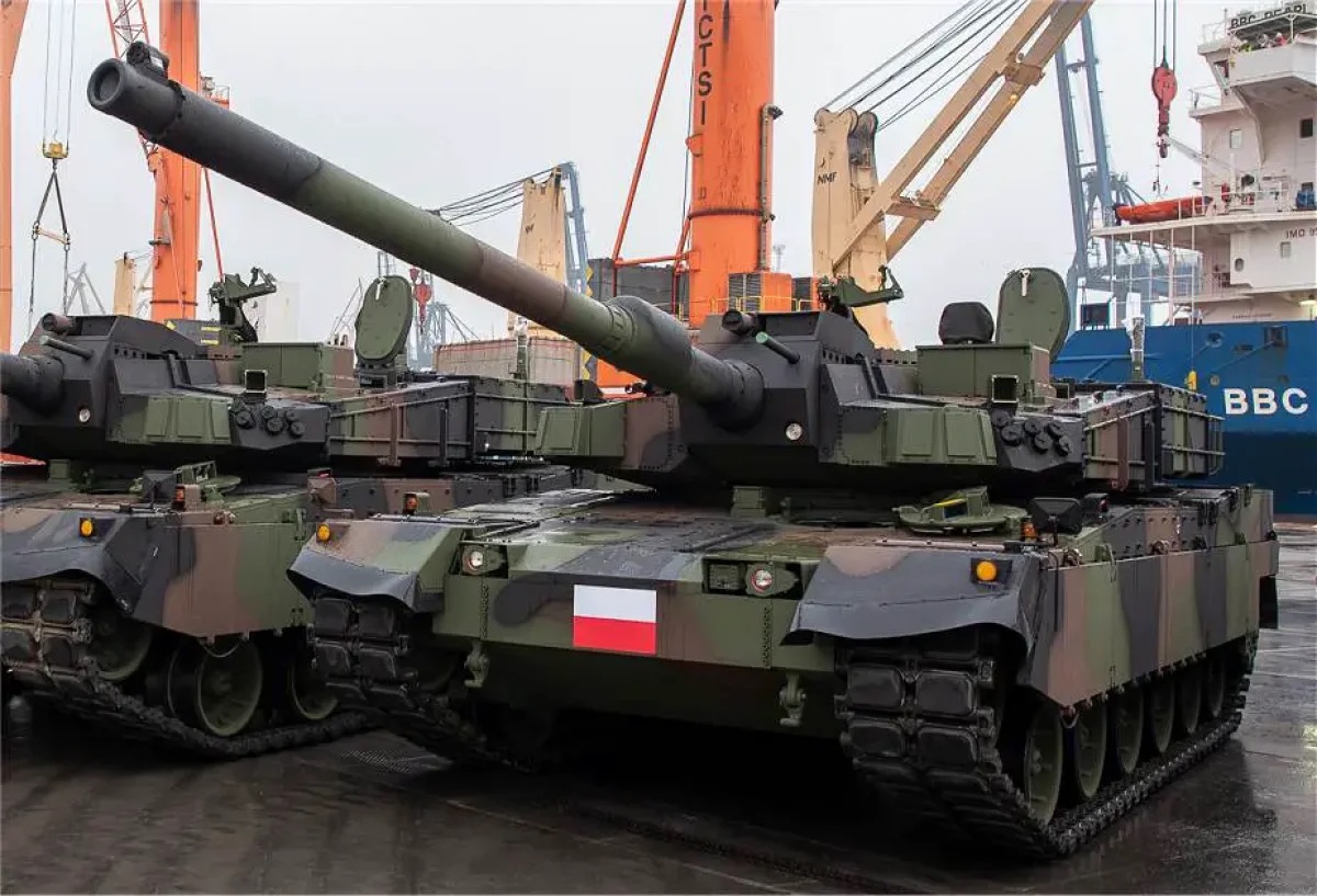 Танки вместо врачей: как польская гонка вооружений топит здравоохранение и школы