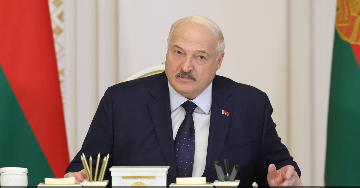 Лукашенко потребовал устранить недостатки в уборке поваленного леса