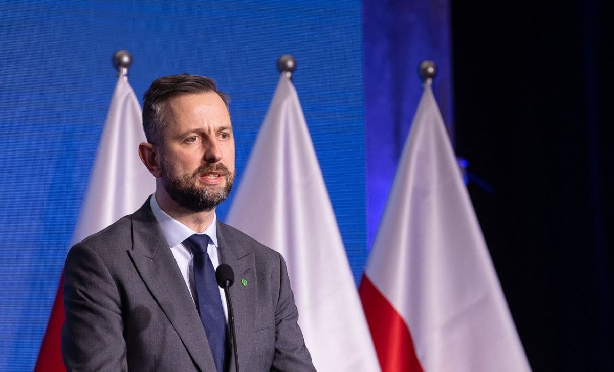Глава МО Польши назвал операцию на границе с Беларусью крупнейшей с 1945 года