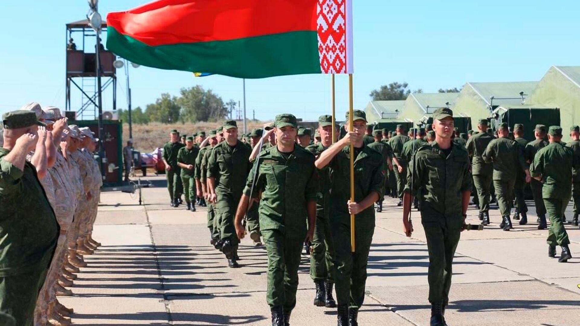 Военные Беларуси и РФ проводят совместные учения на полигоне "Ашулук"