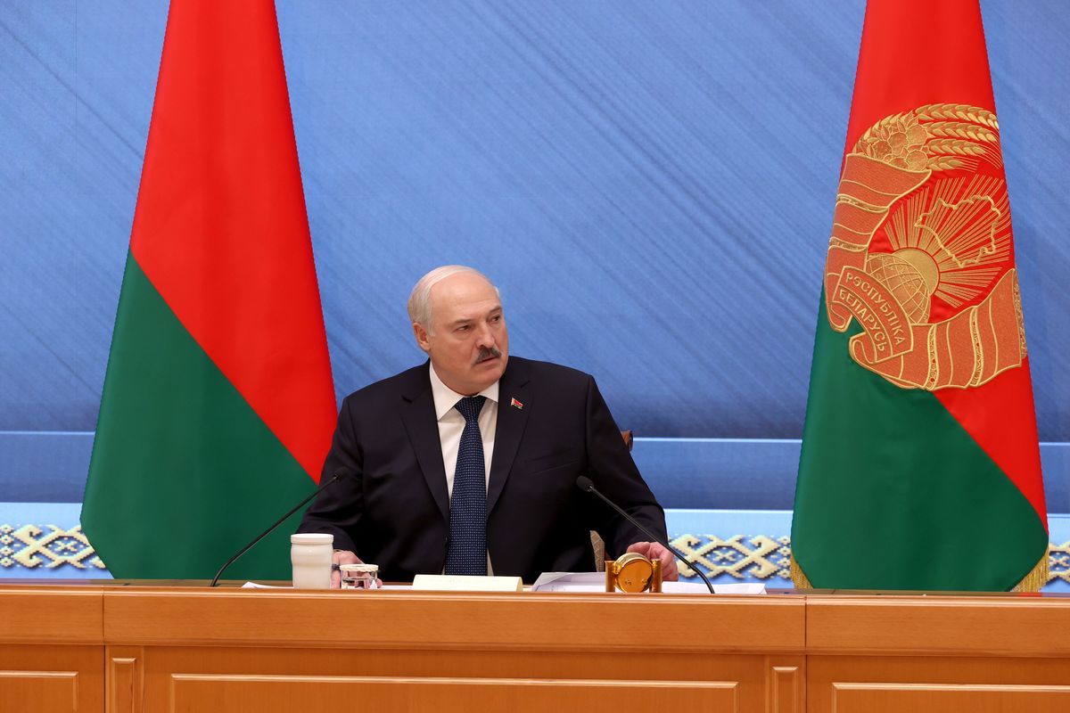 Лукашенко призвал освоить производство новой техники для АПК