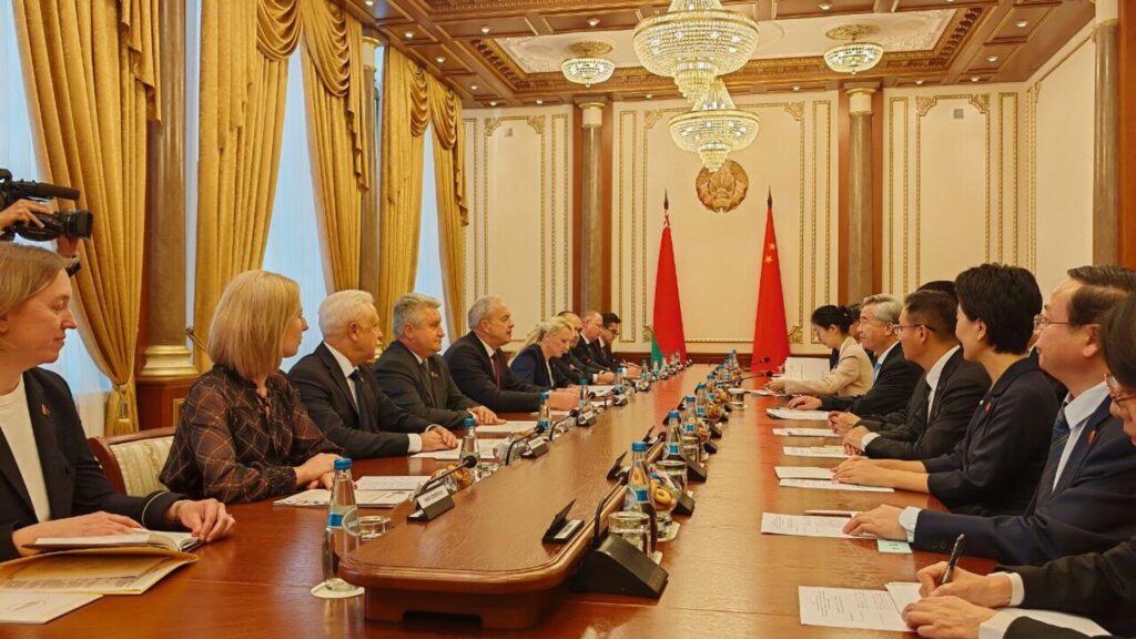 Сергеенко назвал отношения Беларуси и Китая образцовыми