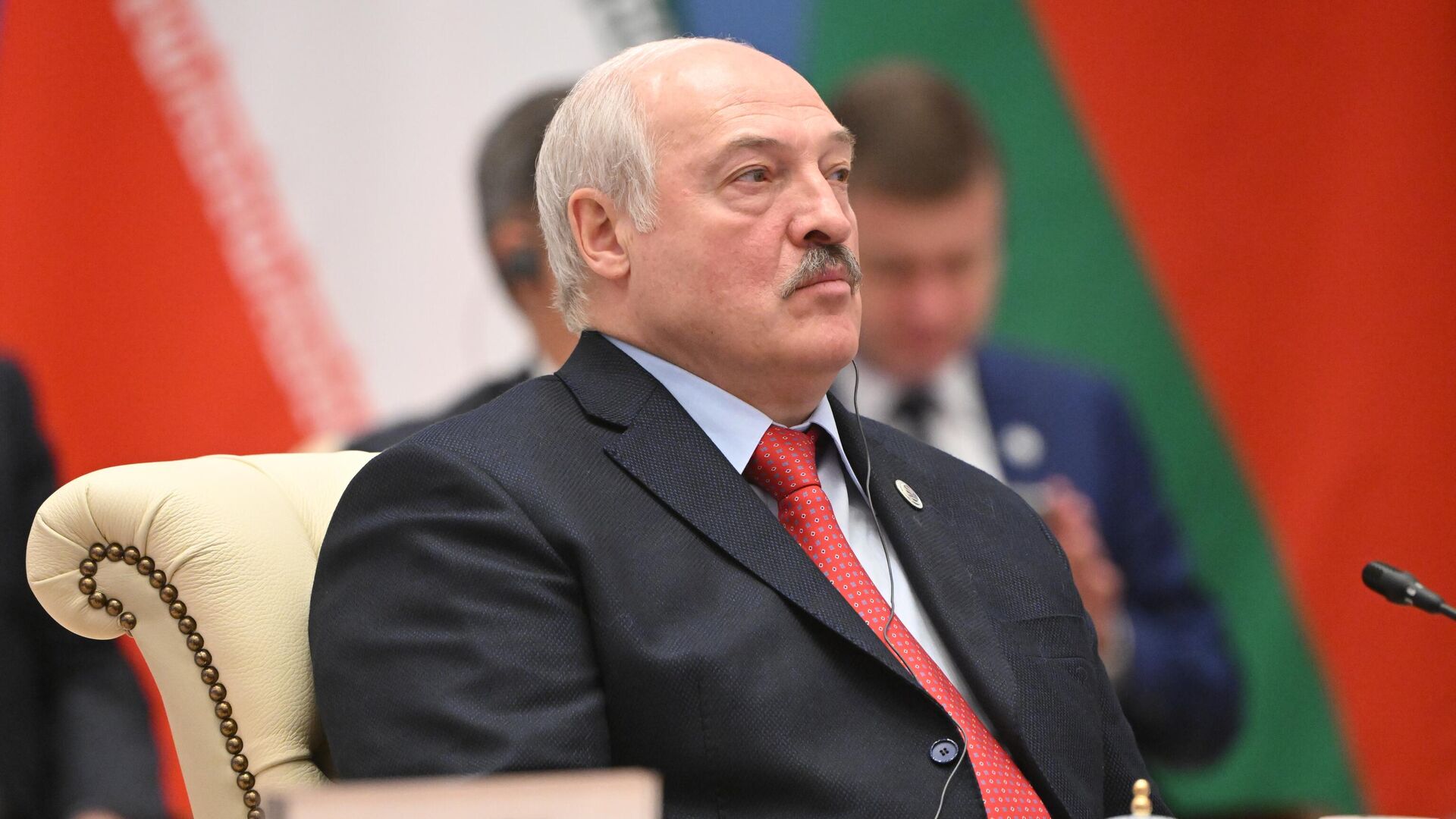 Лукашенко поручил создать в Нацбанке группу для анализа ситуации в экономике