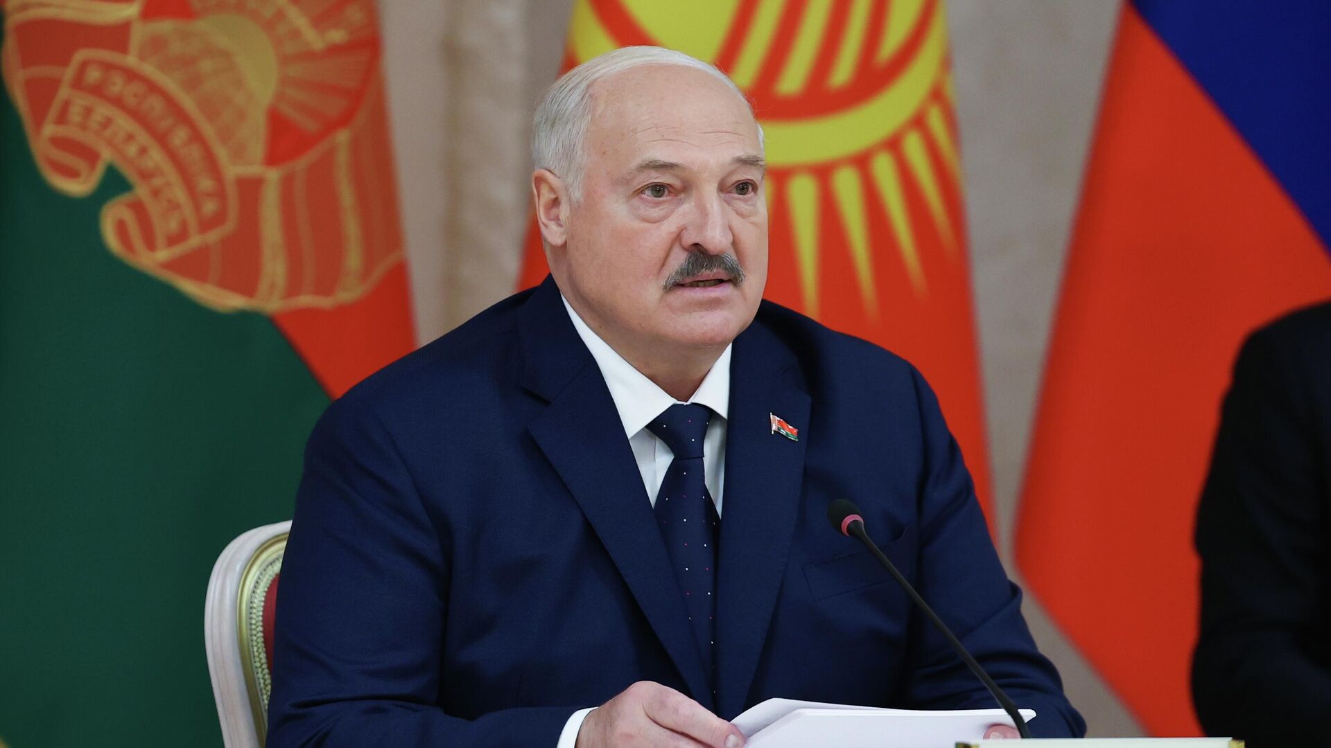 Лукашенко дал указания по нормализации отношений с США