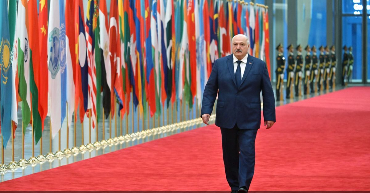 Лукашенко назвал ШОС и БРИКС противовесом "семеркам" и "двадцаткам"