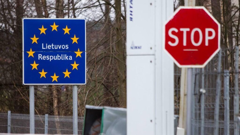 Литва полностью закрыла границу с Беларусью до конца ноября: кто сможет её пересекать