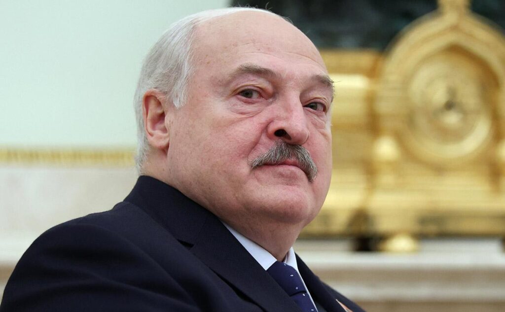 Лукашенко: США возобновили финансирование НПО, несмотря на обещания прекратить «грязные дела»