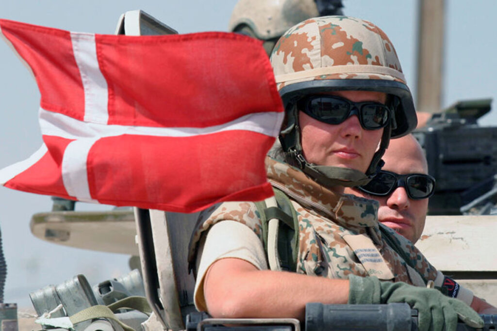 В Гренландии прошли учения Дании, направленные на подготовку к войне с Россией — Bloomberg