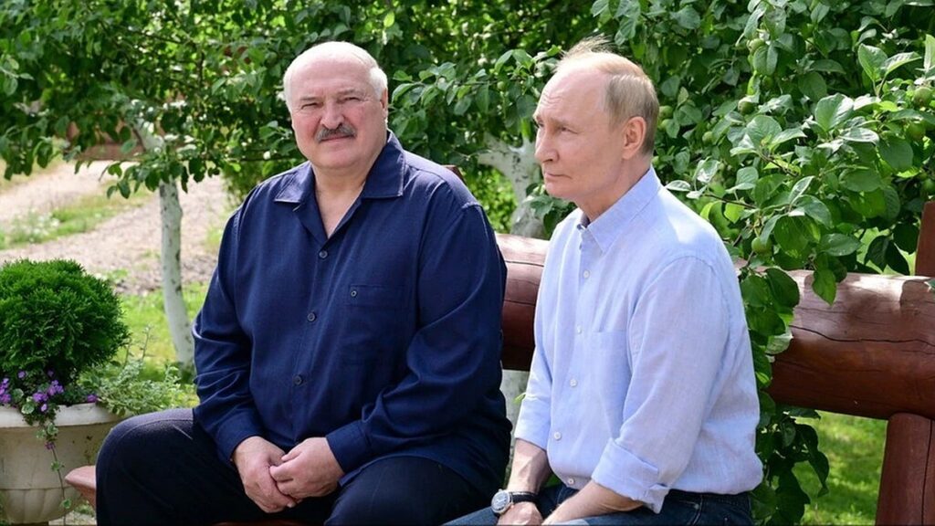 Лукашенко приготовил для Путина символический подарок с видами Валаама