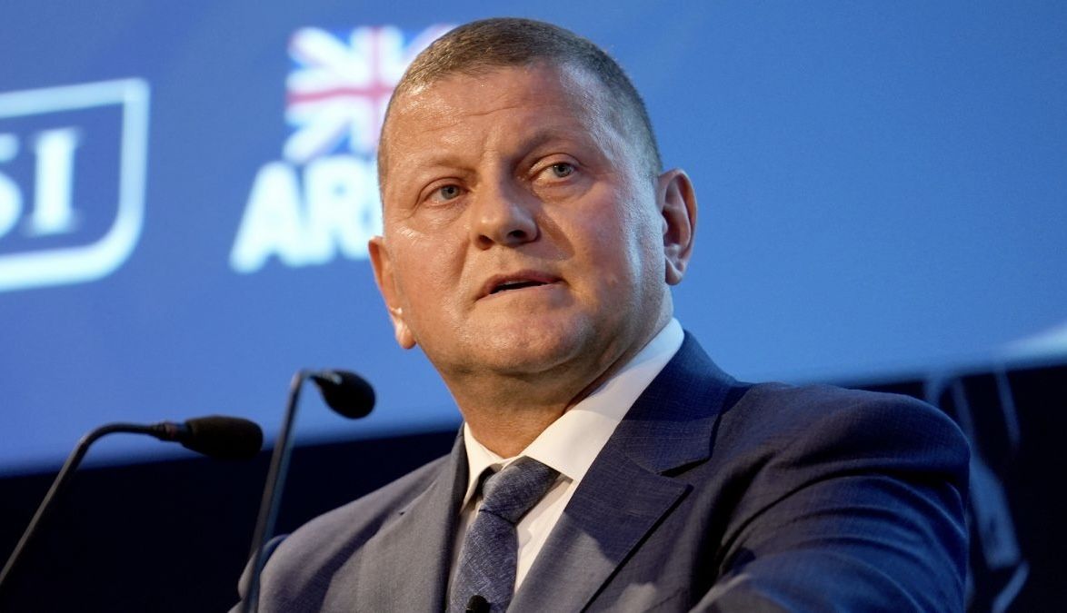 СМИ: Залужный набирает команду для возможного участия в президентских выборах