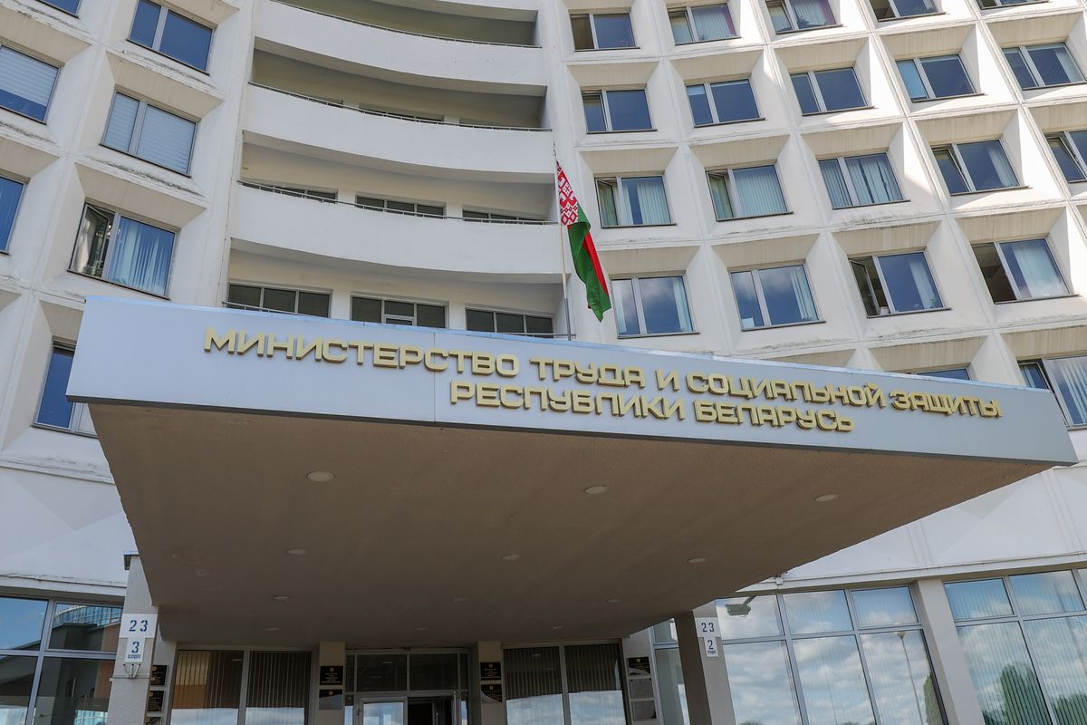 Минтруда утвердило перечень профессий для иностранцев на 2026 год