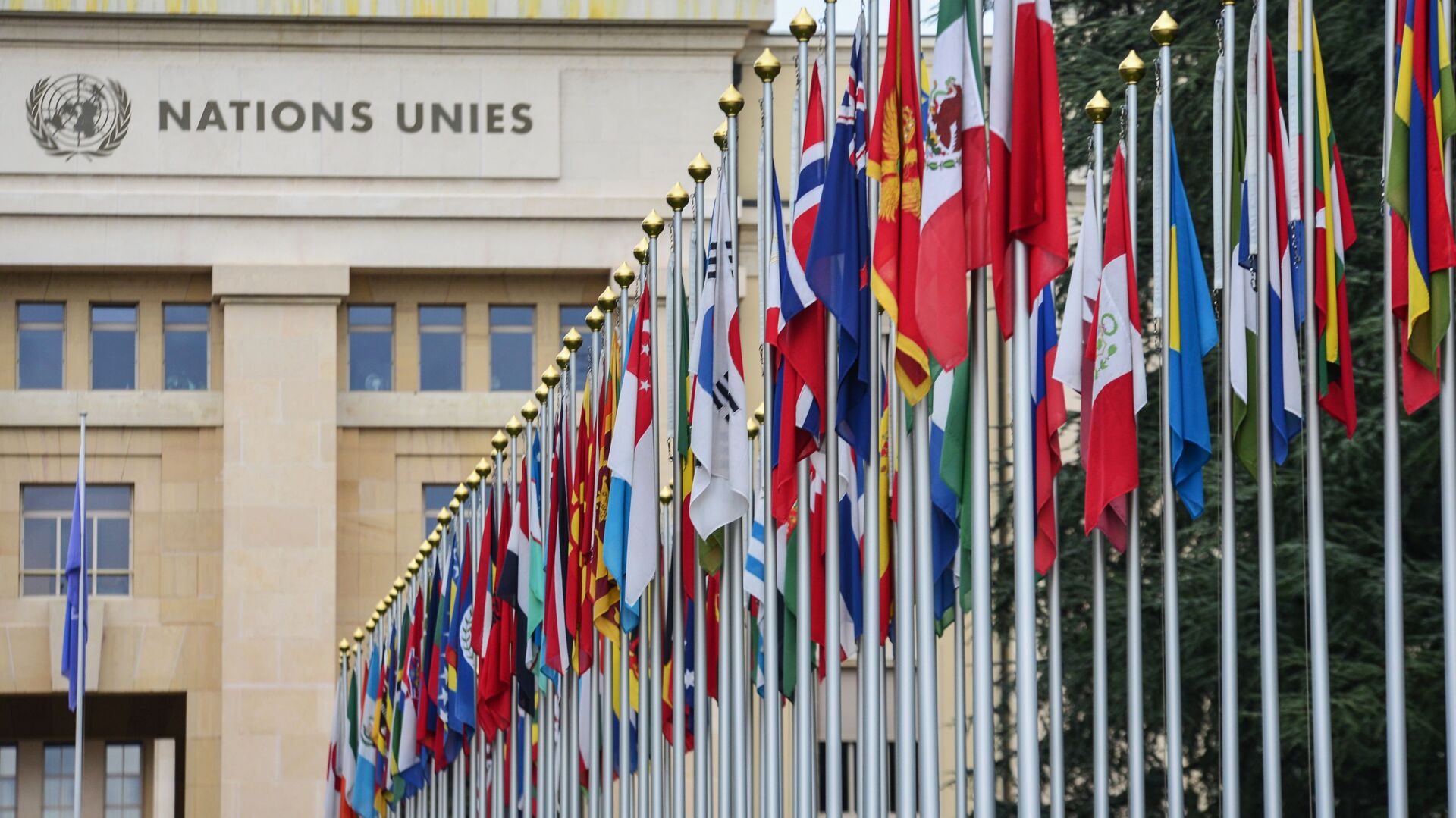 Минск призвал ЕС вернуться к диалогу и снять все незаконные ограничения