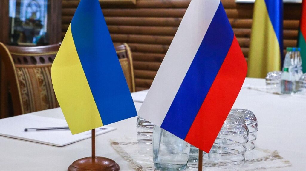 Киев официально приостановил мирные переговоры с Россией